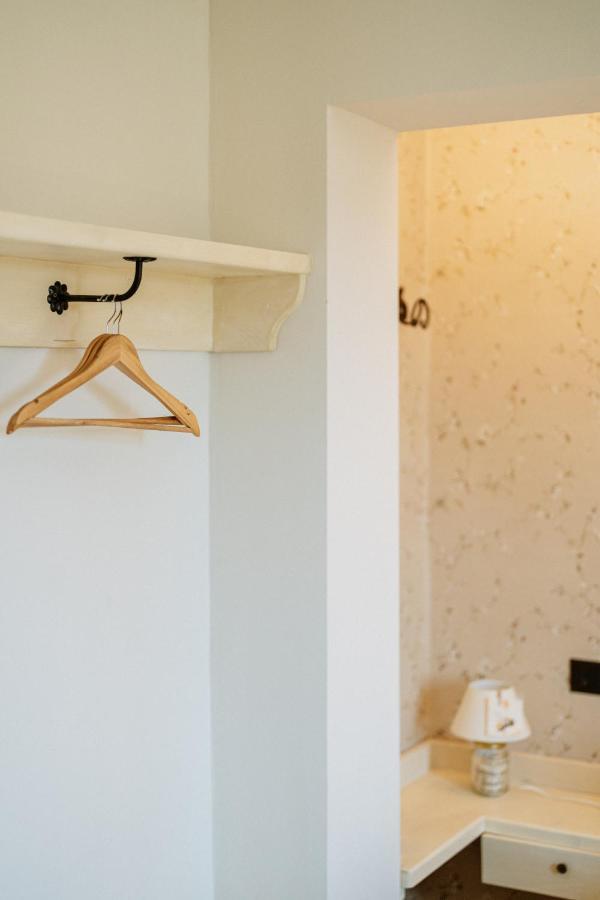 La Casa Delle Api Bed & Breakfast Offida Bagian luar foto